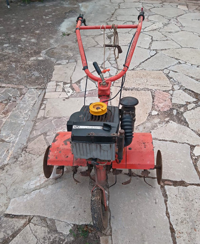 Coltivatore motozappa - , a